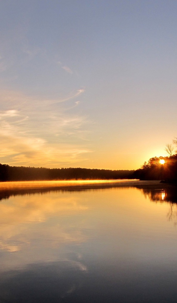 Закат над рекой