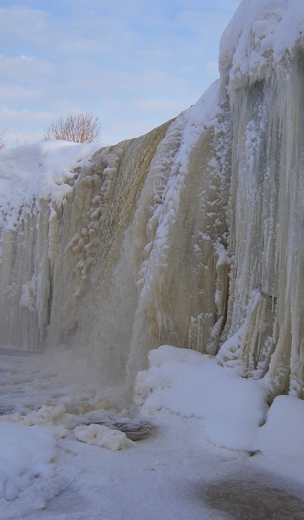 Замерзший водопад Ягала