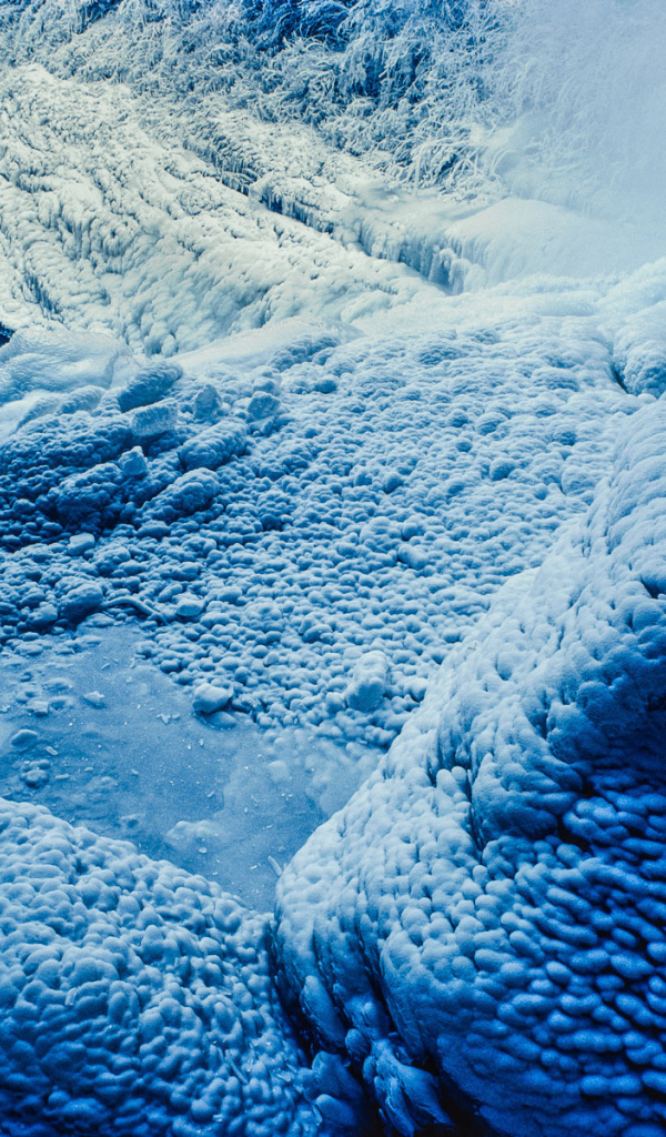 Замерзший водопад в Северной Каролине