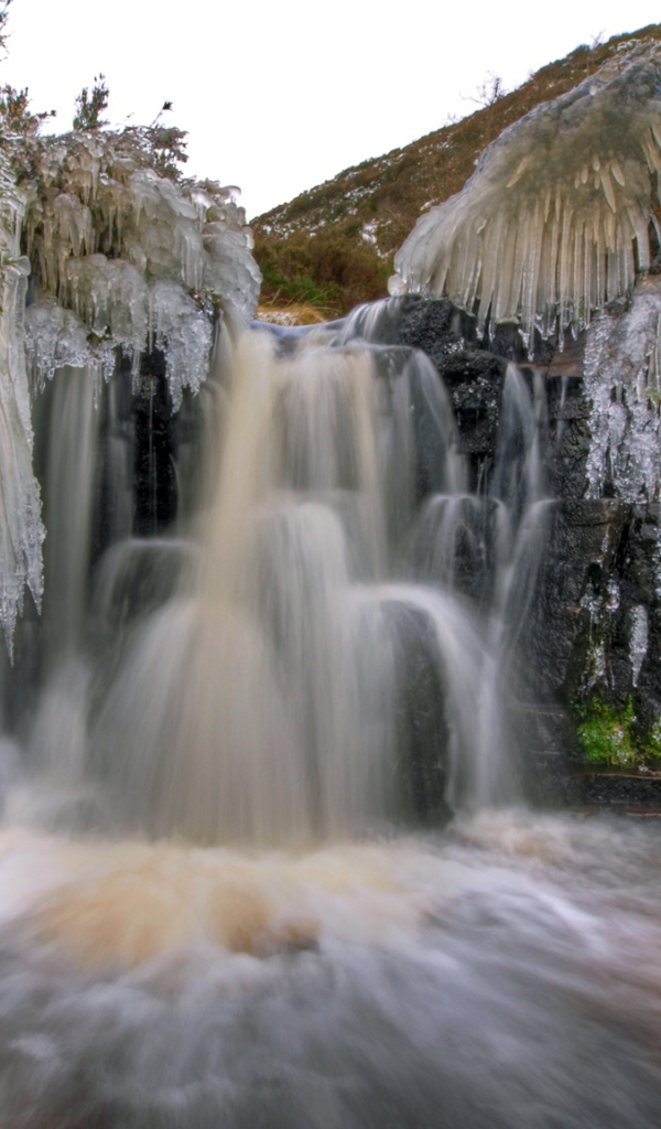Замерзший водопад в Веллингтоне