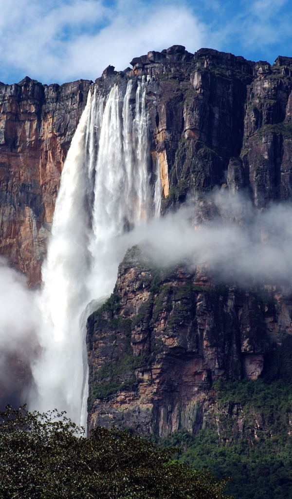 Водопад в Венесуэле