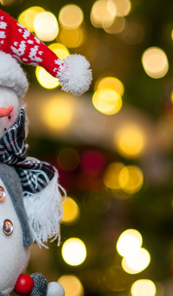 Снеговик с лопатой