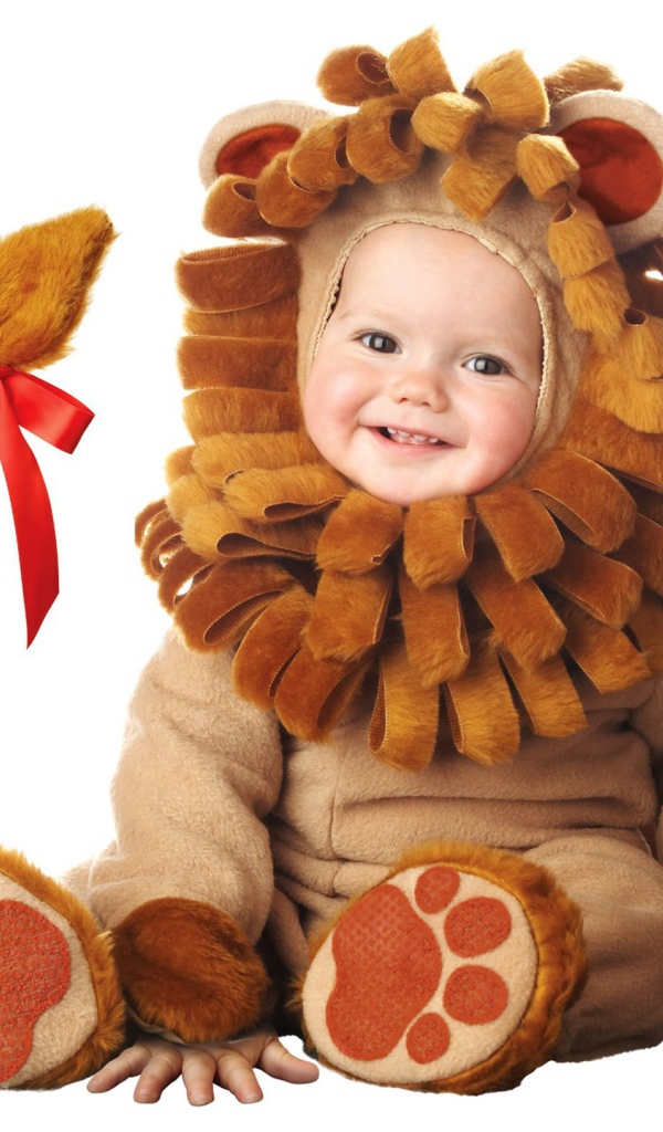 Ребенок в костюме