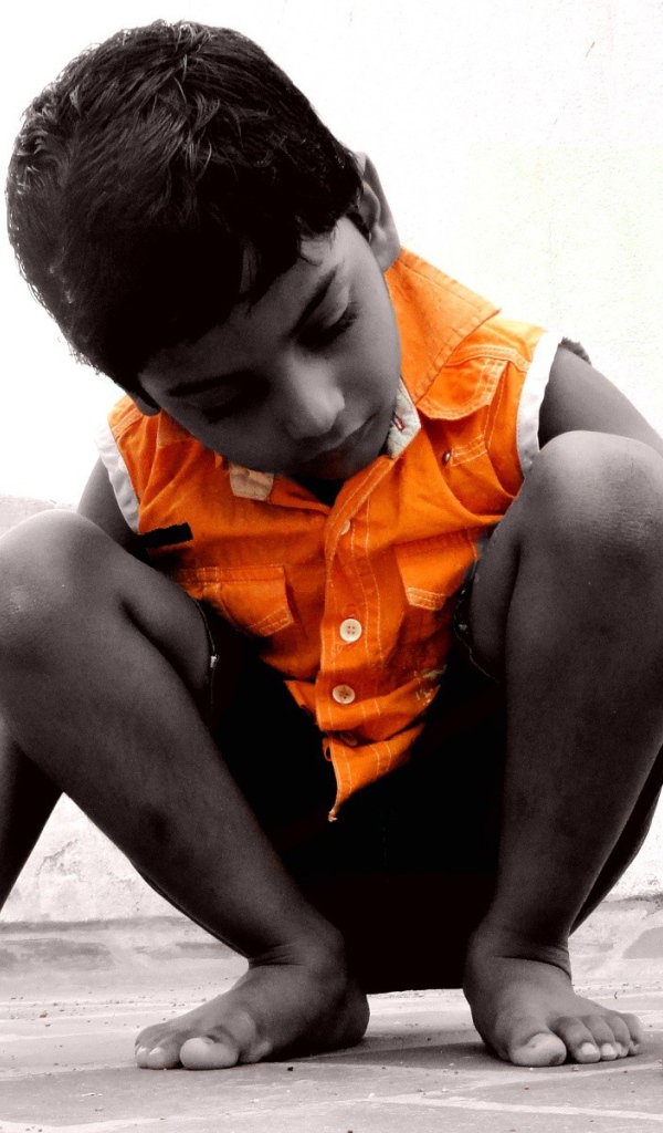 Ребенок с черепахой