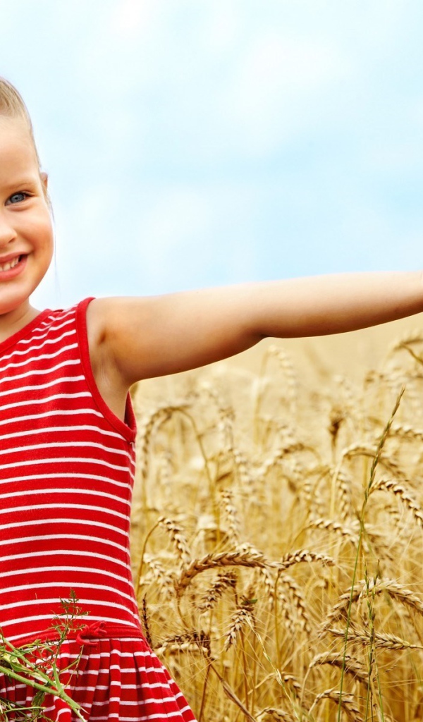 Девочка с букетом цветов