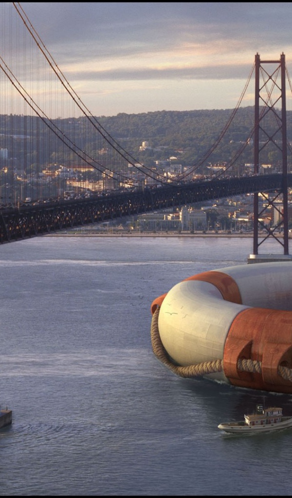 Огромный спасательный круг