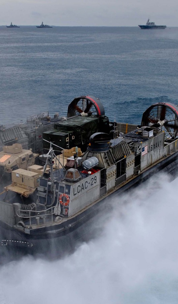 Катер на воздушной подушке