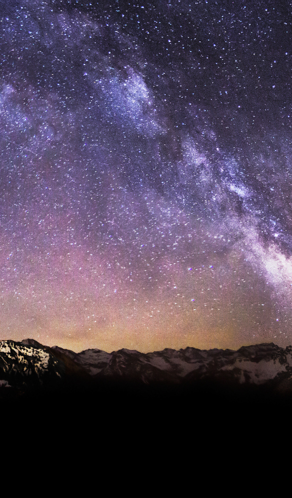 Удивительный Млечный Путь и горы