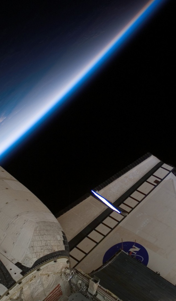 Шаттл над Землей