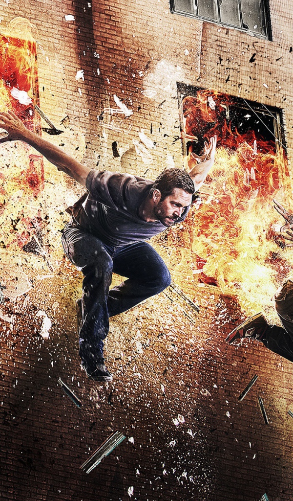 Паркурщики на фоне взрыва