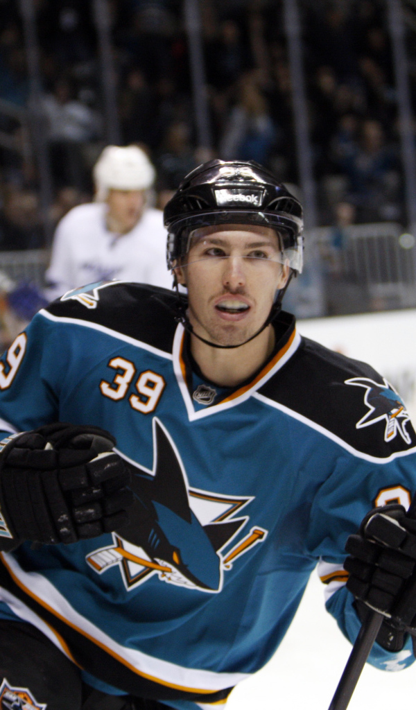 Известный Хоккеист Логан Кутюр