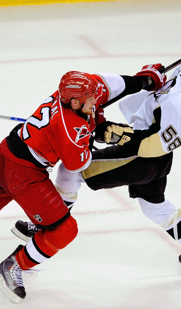 Хоккеист Эрик Стаал