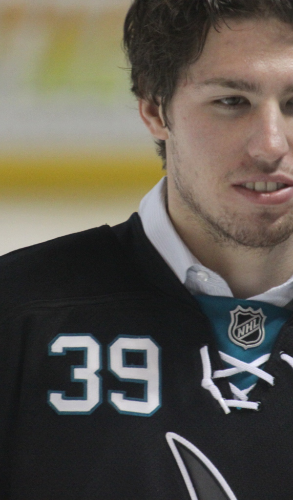 Хоккеист Сан-Хосе Логан Кутюр