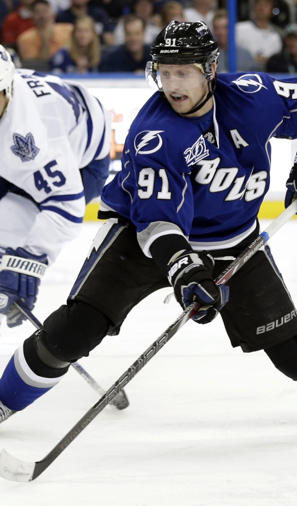 Хоккеист Стивен Стэмкос