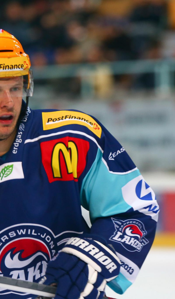 Хоккеист Оттавы Джейсон Спецца