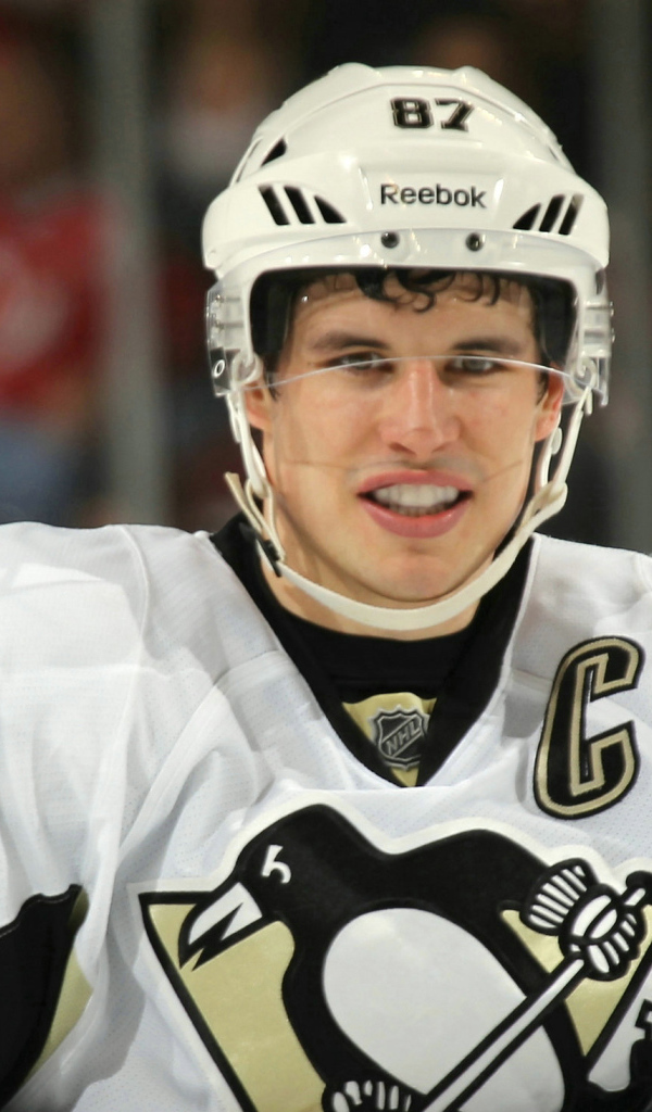 Сидни Кросби забил