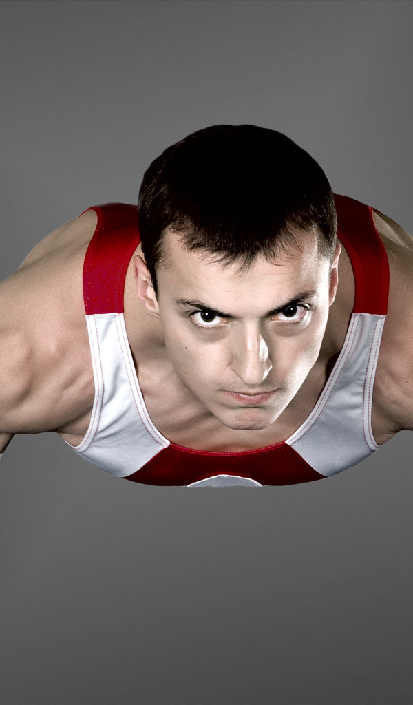 Гимнаст на кольцах