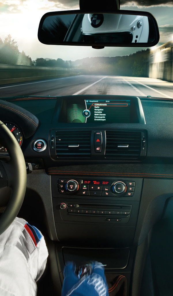 Салон гоночной машины