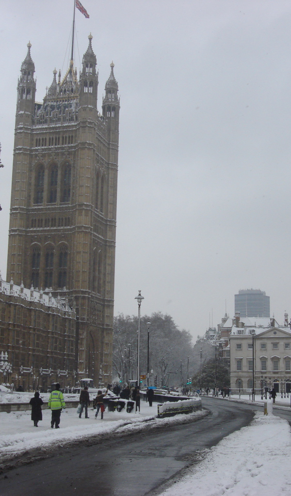 Snow in London city center