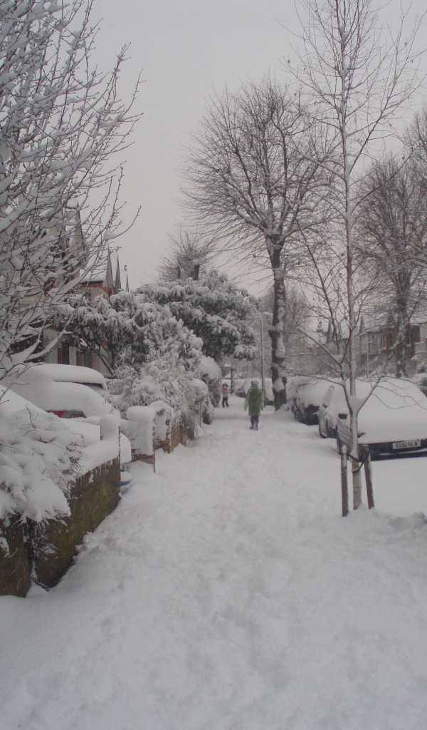 Снег в Лондоне на улице