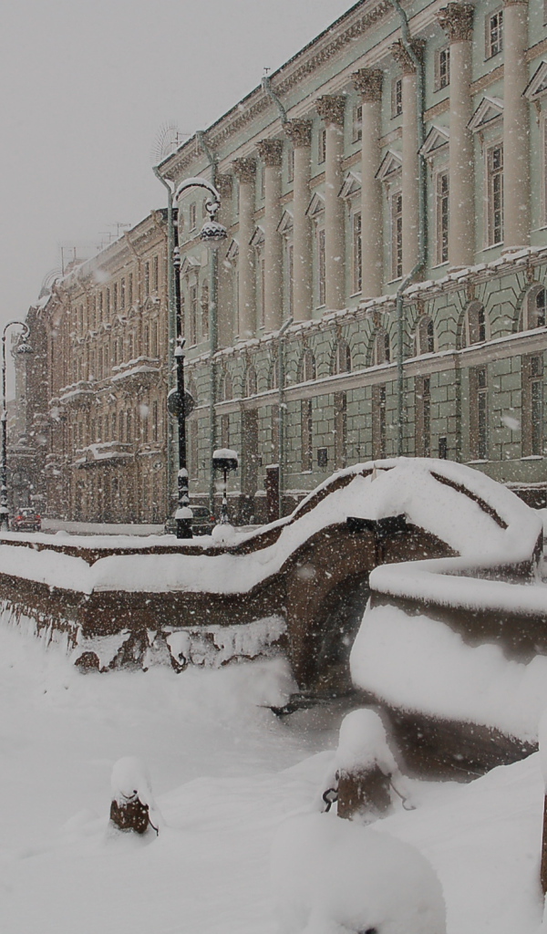 Snow in St. Petersburg by the river