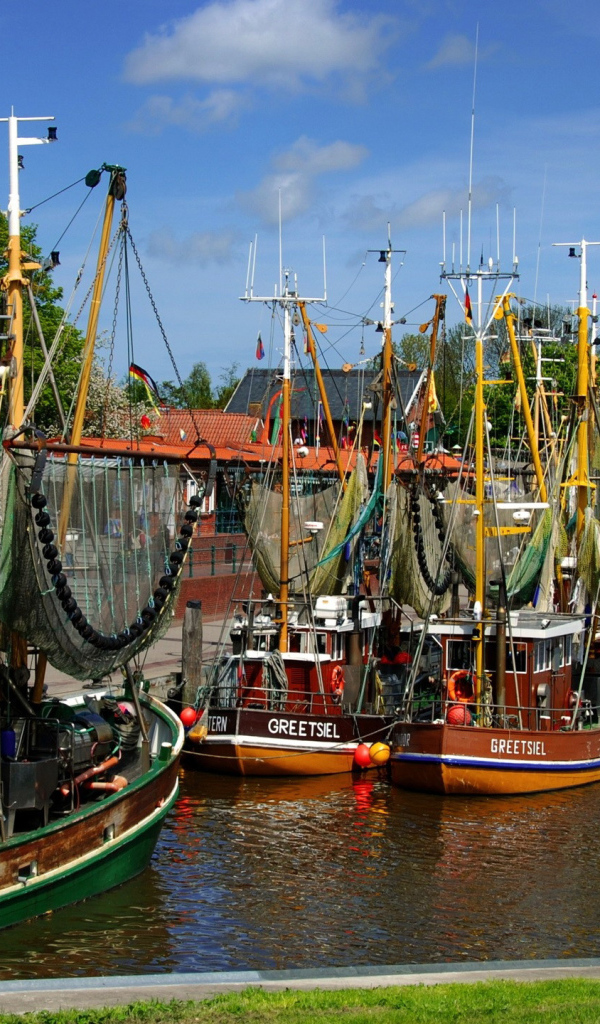 Лодки у причала