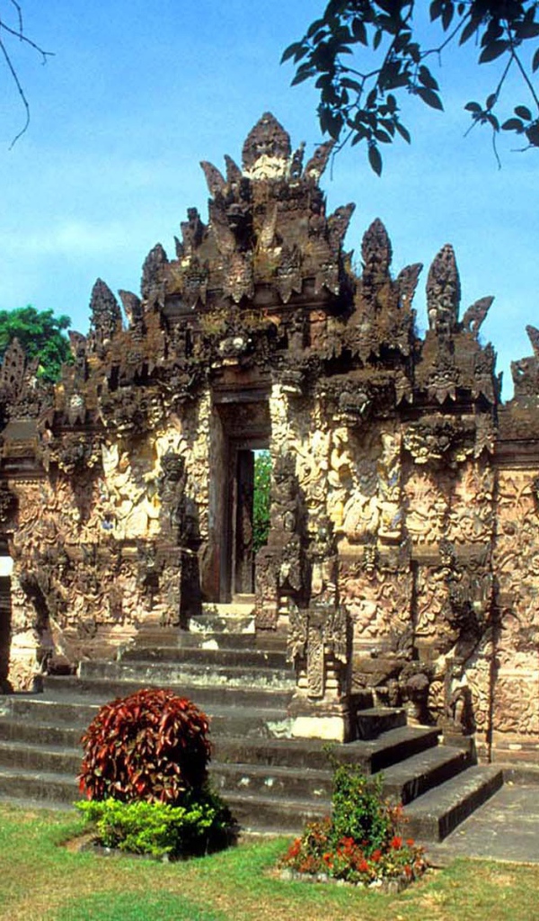 Древний храм на Бали