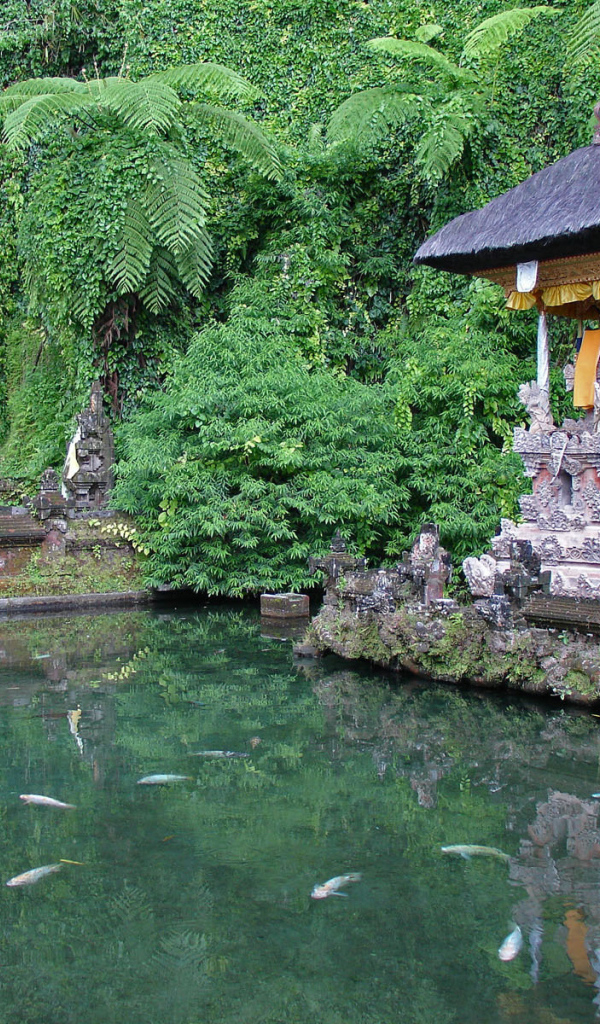 Часовня в джунглях Бали
