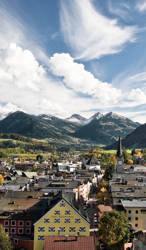 Колокольня на фоне города  Зальцбург, Австрия