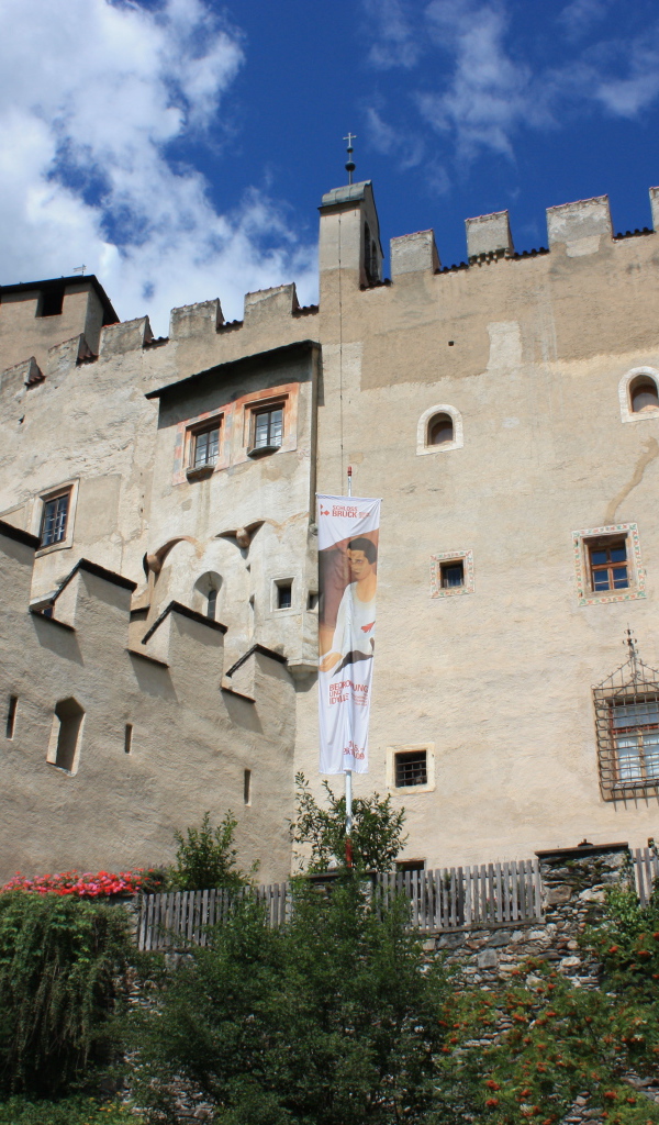 Замок на курорте Лиенц, Австрия