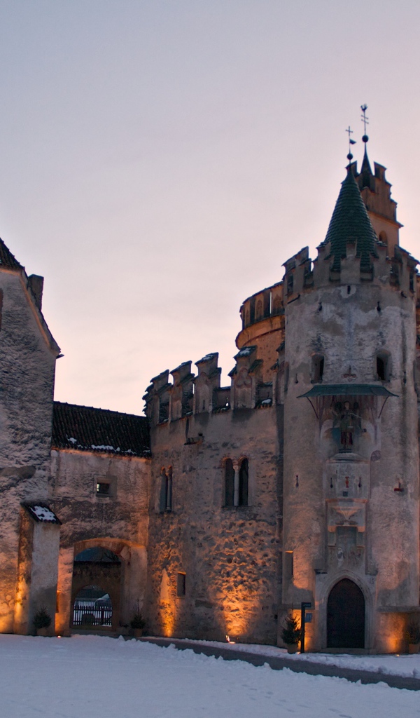 Замок в городе Нойштифт, Австрия