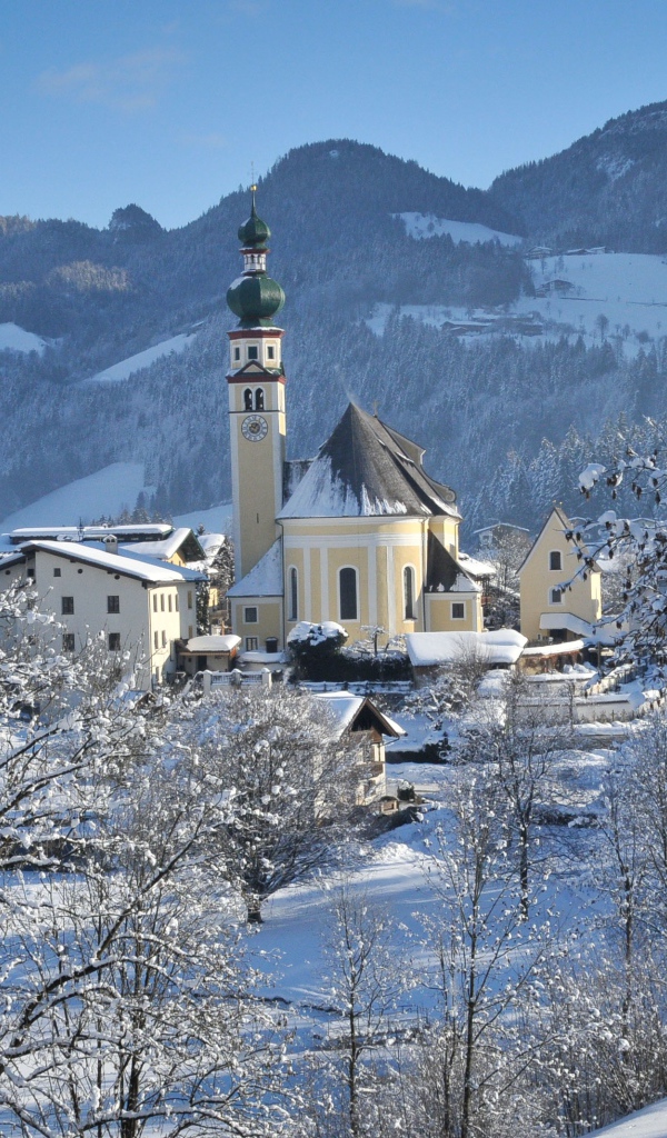 Церковь на курорте Тельфс-Бюхен, Австрия