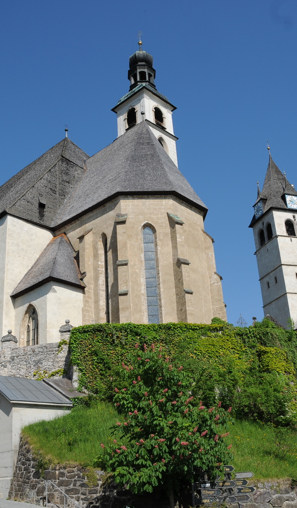 Церковь на курорте Китцбюэль, Австрия