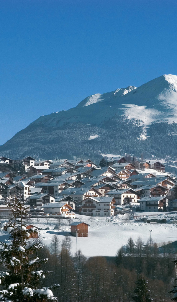 Город на горнолыжном курорте Серфаус, Австрия