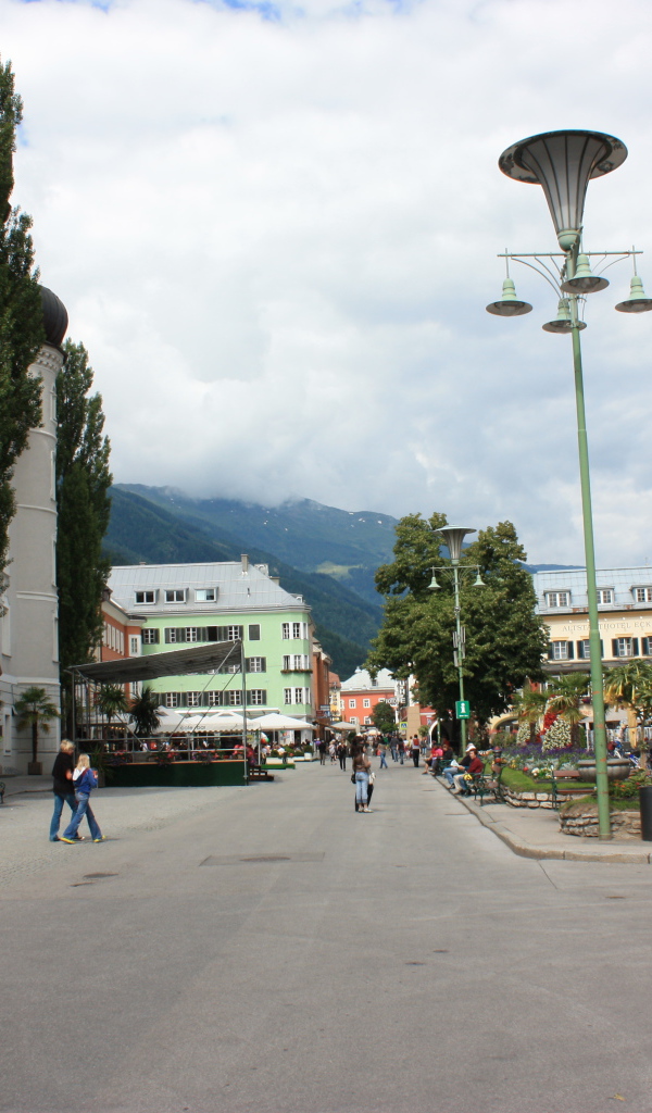 Городская улица на курорте Лиенц, Австрия