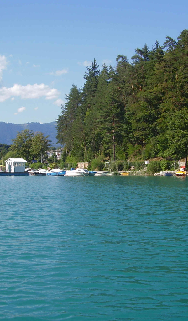 Побережье на курорте Фаакер-Зее, Австрия