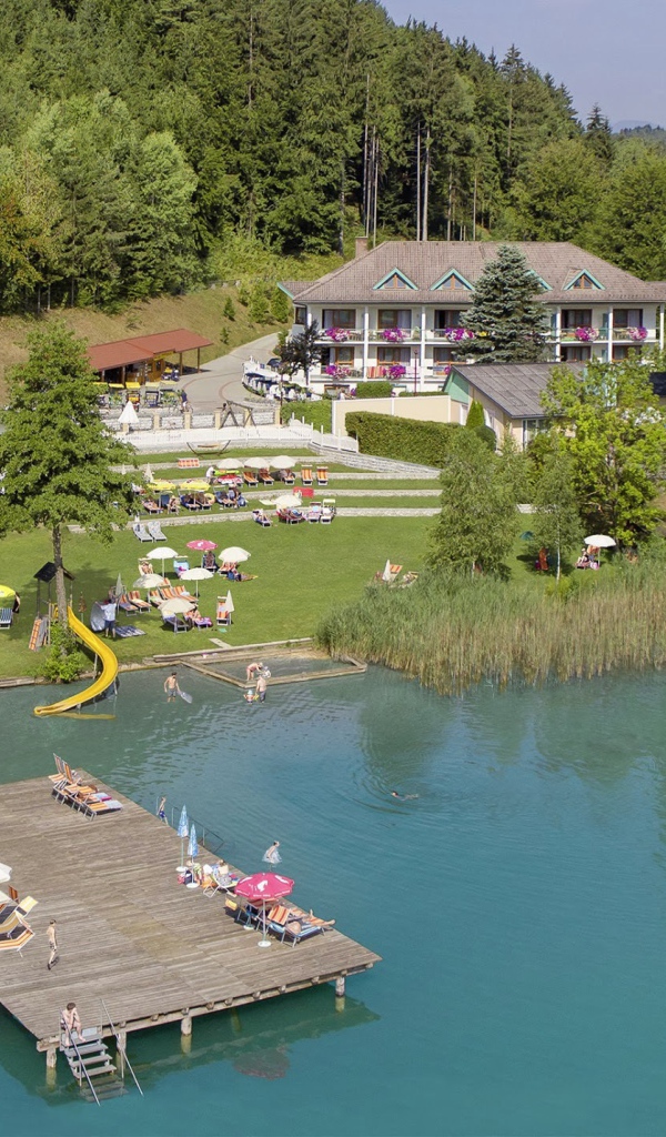 Гостиница на берегу озера Клопайнер Зее, Австрия