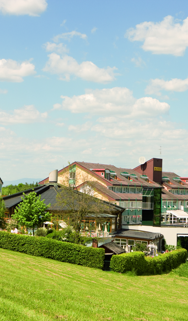 Роскошный отель на курорте Бад Лойперсдорф, Австрия