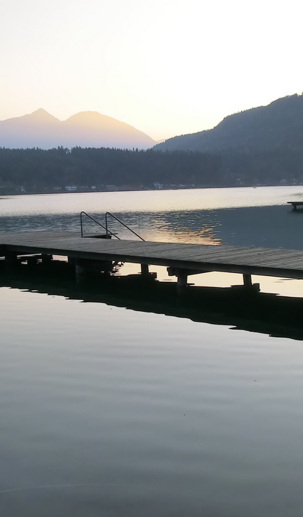 Причал на озере Клопайнер Зее, Австрия