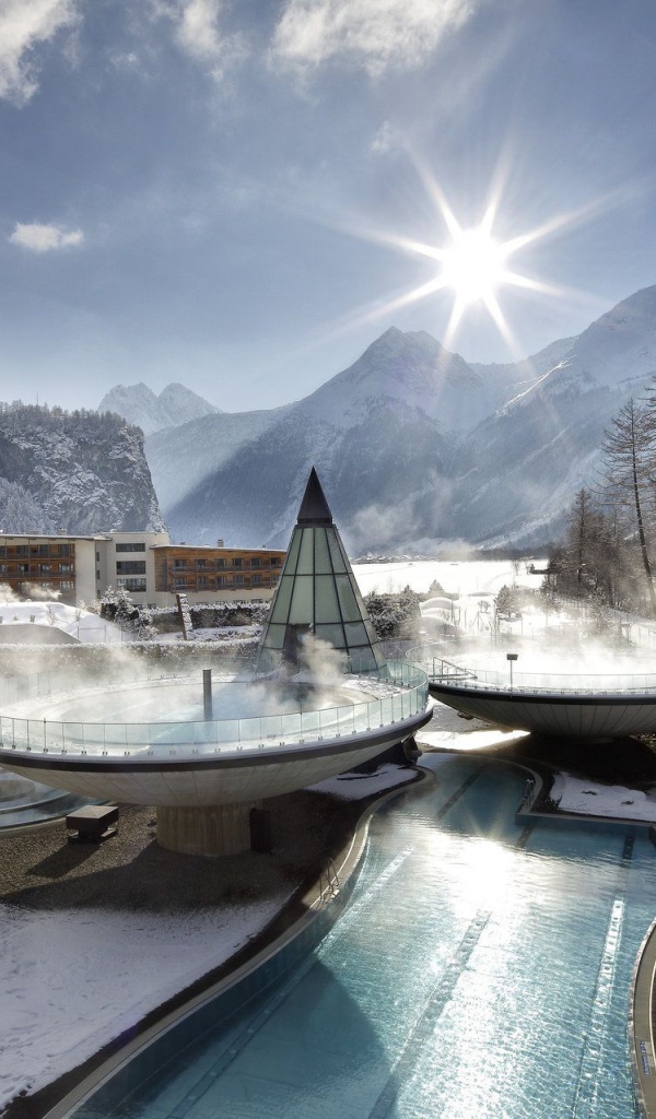 Бассейн на горнолыжном курорте Зёльден, Австрия