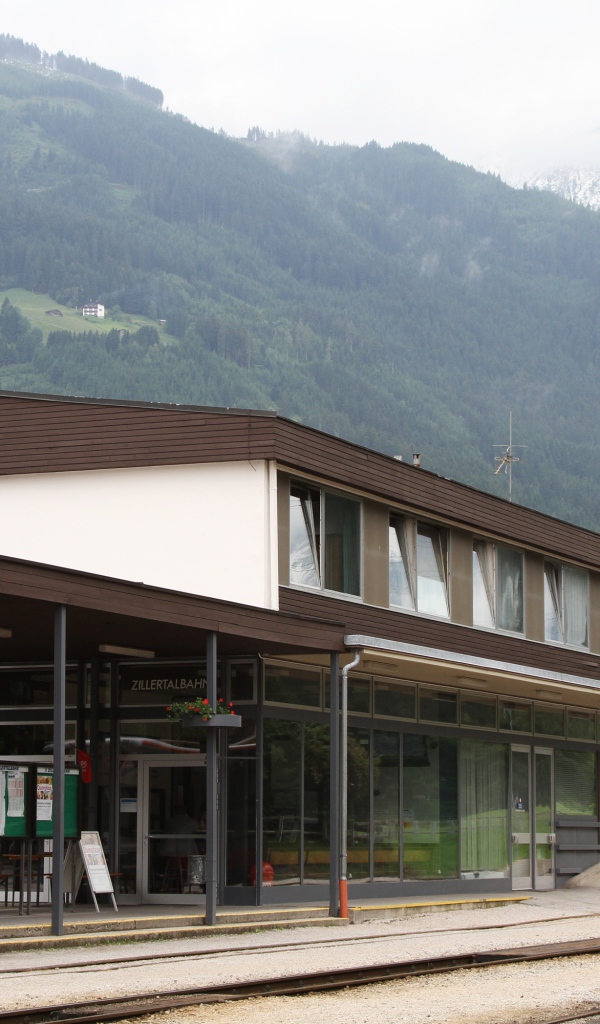 Железнодорожная станция на горнолыжном курорте Майрхофен, Австрия