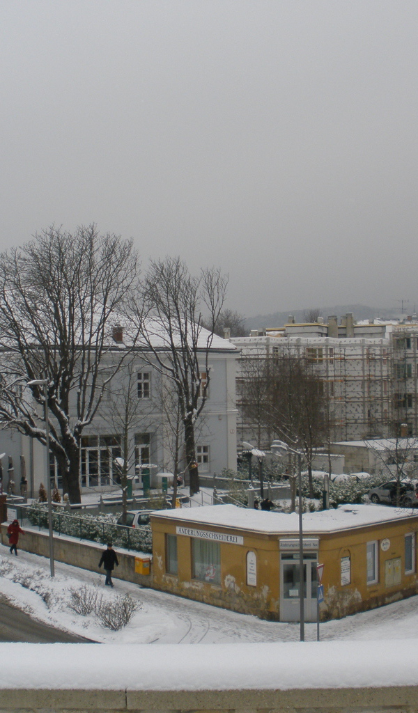 Заснеженная улица на курорте Баден, Австрия