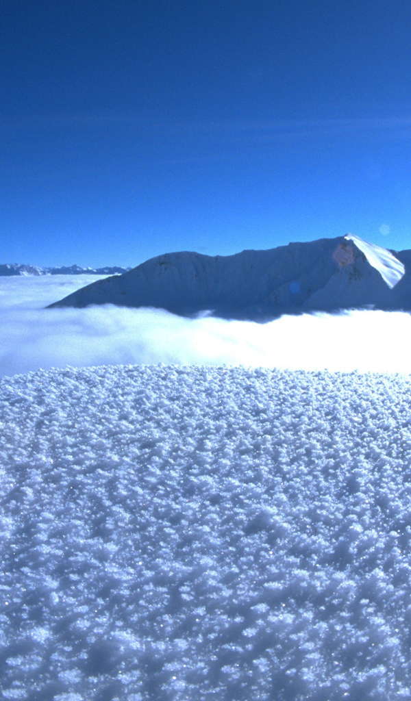 Снег на горнолыжном курорте Серфаус, Австрия