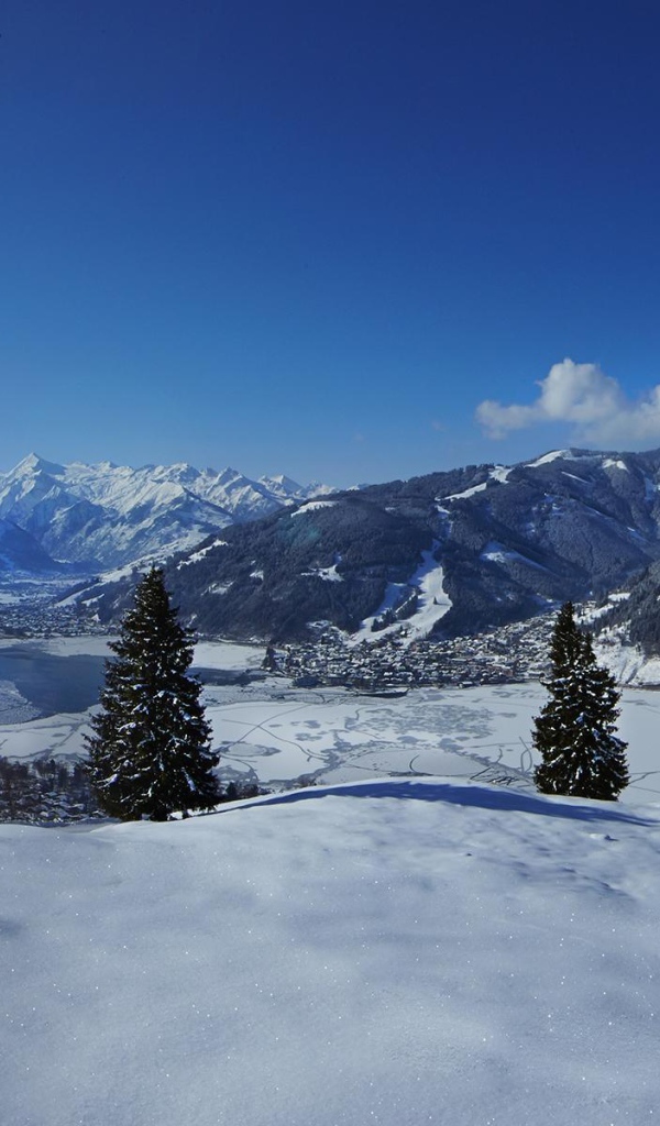 Зимний пейзаж на курорте Цель-ам-Зее, Австрия