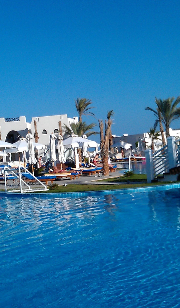 Бассейн в отеле на курорте Марса Алам, Египет