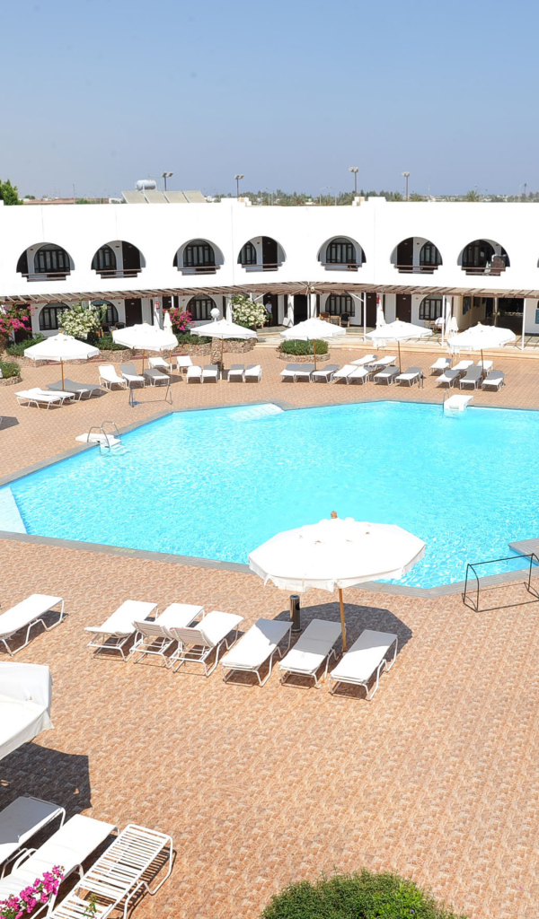 Бассейн в отеле на курорте Шарм эль Шейх, Египет