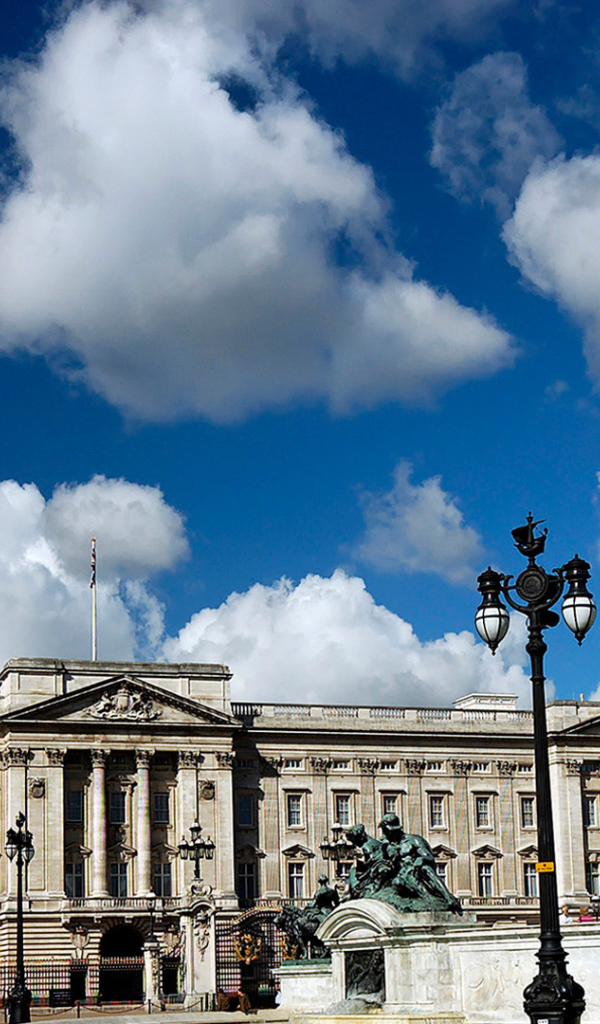 Букингемский дворец в Лондоне