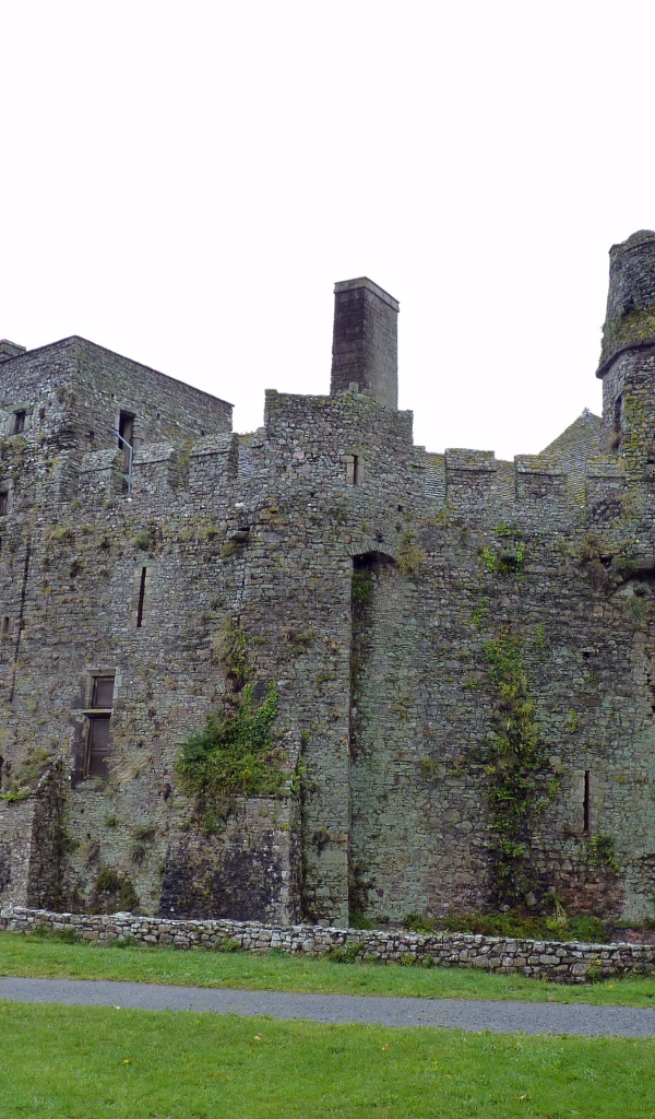 Старинный замок в Нормандии, Франция