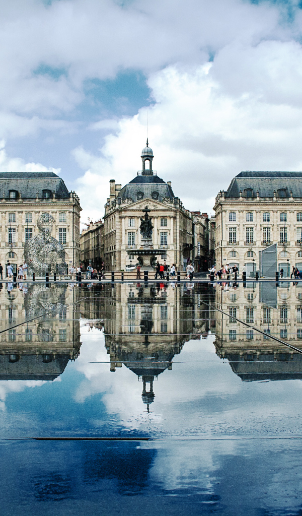 Площадь в Бордо, Франция