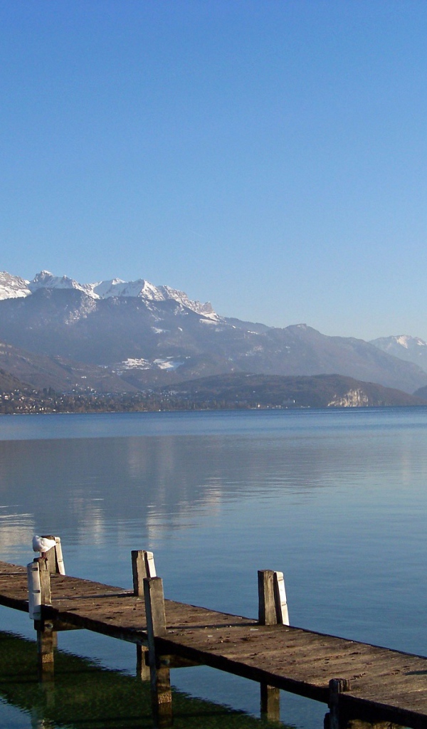 Причал в городе Аннеси, Франция
